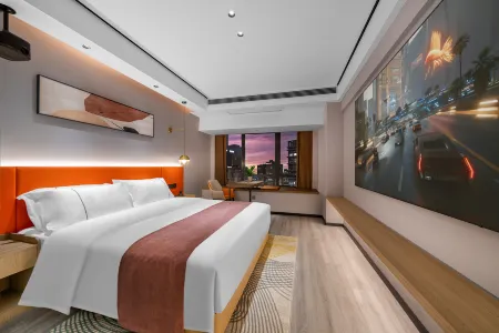 Chenya Yushe High-altitude City View Cinema Hotel (Hunan Financial Center Chazishan Subway Station)