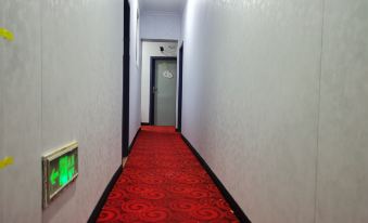 Suining yiqin business hotel