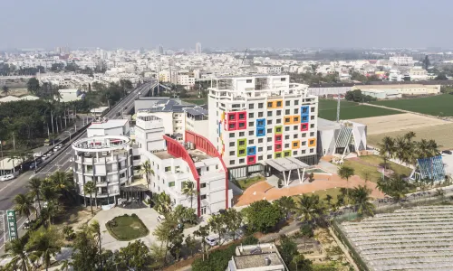 Larc Hotel