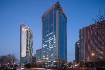 Hampton by Hilton Taiyuan Wuyi Square Отели рядом с достопримечательностью «Южный Калифорнийский Кампус Финансовой Профессии Шаньси»