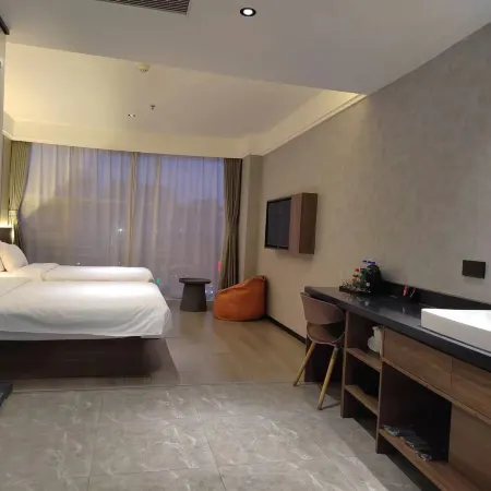 Homeinn Superior Yun Hotel (Dandong Yalu River Moon Island Anton Old Street)