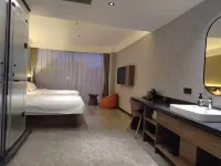 Homeinn Superior Yun Hotel (Dandong Yalu River Moon Island Anton Old Street) Hotel di Dandong