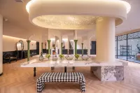 Tanjiu Hotel (Zhanggongqiao Food Street, Leshan Giant Buddha Scenic Area Branch)