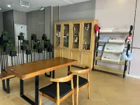 Homeinn Hotel (Hunchun Eurasia Shopping Mall Passenger Station Branch) - parking