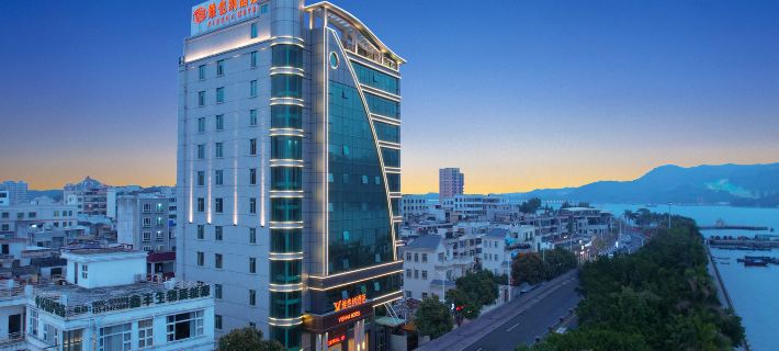 Vienna Hotel (Shanwei Feicuiwan, Erma Road Food Street) Hotels in Shanwei