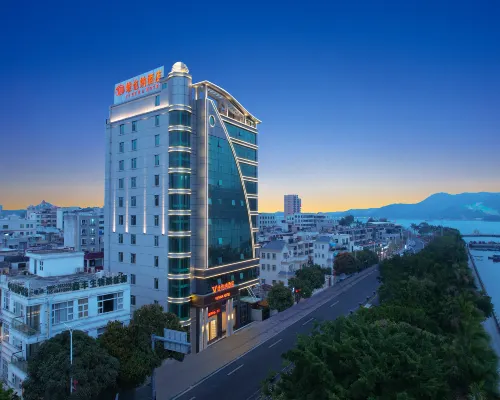 Vienna Hotel (Shanwei Feicuiwan, Erma Road Food Street) Hotels in Shanwei