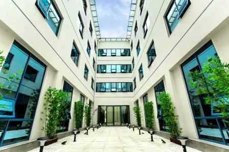 Borrman Hotel (Huaihua High Speed Railway South Station Wanda Plaza) Отели рядом с достопримечательностью «Zhongpo Places of Interest»