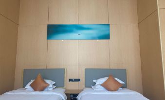 Deep Submarine Star Hotel (Yangzhou East High-speed Railway Station)