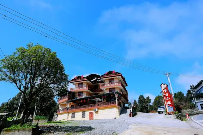 Enshi Yuntai Xiaoyuan Homestay Отели рядом с достопримечательностью «Пейзаж леса в лесу Энши»