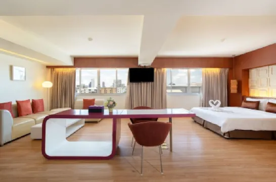 เวโรนิกา เรสซิเดนซ์ โรงแรมใกล้เอ็มอาร์ที สุทธิสาร