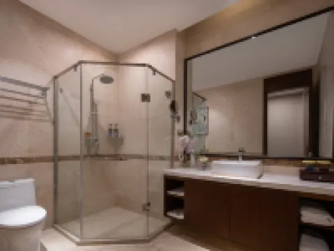 費県インゾーンガーランド(Inzone Garland)ホテル 費県のホテル