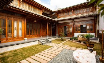 Akino Courtyard Homestay