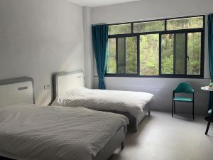 Dehua Mountain Forest B&B