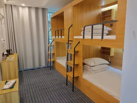 Xi Nan Qing Nian House Отели рядом с достопримечательностью «Zhijiang Tianhou Temple»