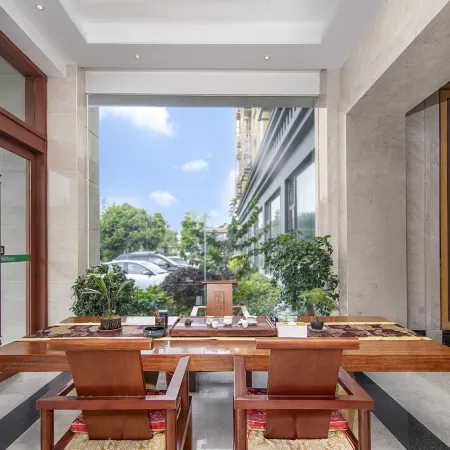 Chang chun Garden Hotel (Chengdu Shuangliu International, Dongsheng Town)