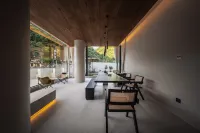 Yun Zizai · Azure Tea Mountain Creek House · Mountain Wild Swimming Pool Homestay - Bar