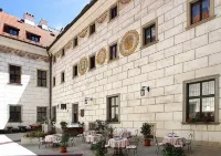 Hotel Ruze Hotel in zona Teatro del Castello