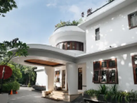 House Sangkuriang Hotels in Coblong