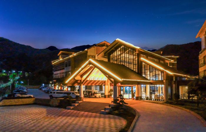 Hezhou Banshan Hot Spring Resort