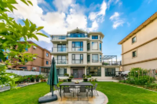 Zhujiajian Zailushang Homestay.