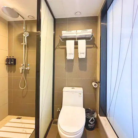 Yueke Youpin Hotel (Xiangyin New Century Avenue Gaoling Bus Station)