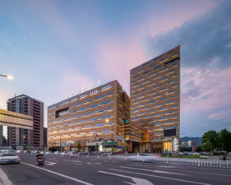 Golden Sunshine Hotel Hotels in Songyang