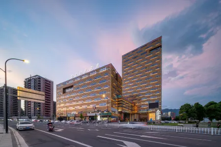 Golden Sunshine Hotel