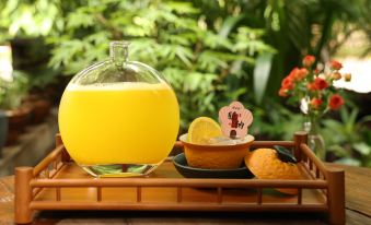 YunGuan Shunde House Resort Hotel (Jinghong, West Shuangjing Starlight Night Market Shop)