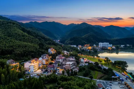 Yinlu · Guanyue Mountain View Luxury Vacation Homestay Отели рядом с достопримечательностью «Shanmendong Sceneic Area»