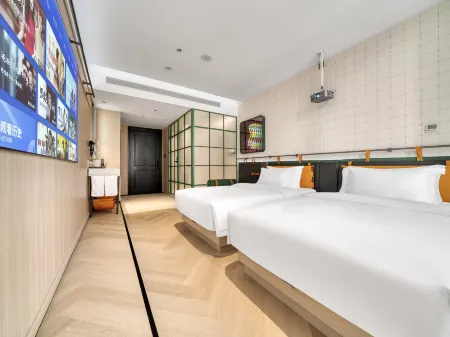 EK Inn Hotel (Dalian Railway Station Zhongshan Square Subway Station)