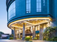 UXANADU Hotel (Nanning Railway Station Mingxiu Road Subway Station) Hotels near Nanning Normal University (Mingxiu Campus)