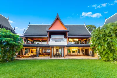 Villa Aye 푸켓 호텔