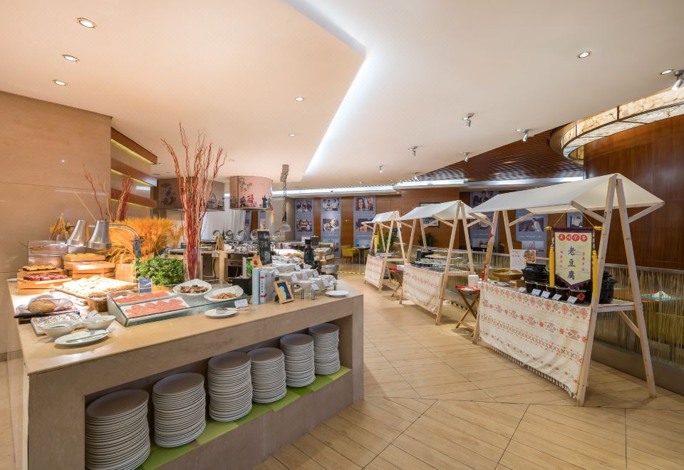 1. 라디슨 호텔 천..