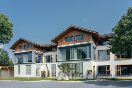 DengDeng Homestay Отели рядом с достопримечательностью «Jiu Hua Shan Dayuan Buddhist Culture Park»