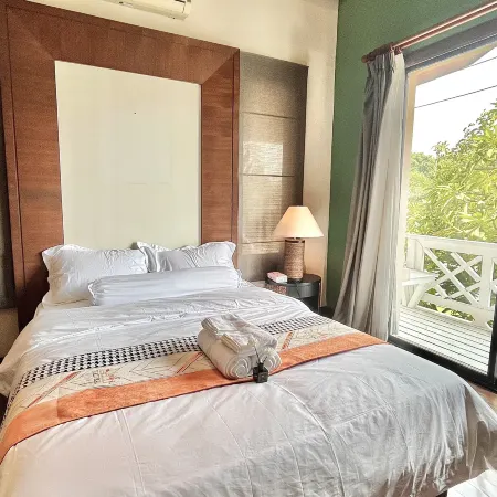 H6 Downtown Chinatown Terminal, Fengyue Street, Five bedroom Pattaya Haitian Pool Villa