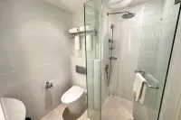 Harris Hotel & Conventions Gubeng Hotel di 