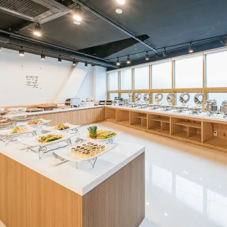 Kenny Stay Jeju Seogwipo Отели рядом с достопримечательностью «Парк Саммэбон»