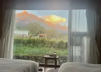 Lijiang Snow Mountain House View Courtyard (Baisha Ancient Town Branch) - pemandangan pegunungan