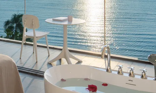 Maan Coco Flagship Seaview Hotel