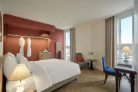 إم فيليدج هوتل لونج بين