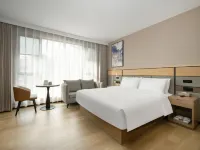 StarwayHotel(GuiLin Two Rivers and Four Lakes &Xiangshan Scenic Area））） ) Hotels near Solitary Beauty Peak Prince City Scenic Area