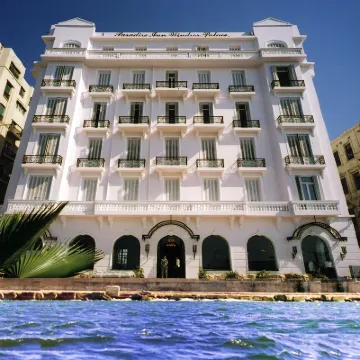 فندق قصر وندسور الفاخر التراثي (منذ عام 1906) من مجموعة بارادايس إن Hotels near Armenian Orthodox Patriarchate