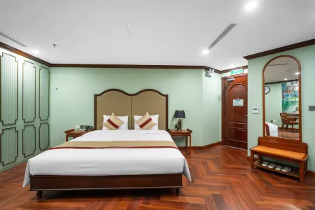 12A&B Dien Bien Phu Hotel- Hanoi Train Street Отели рядом с достопримечательностью «Lotus Water Puppet Theater»