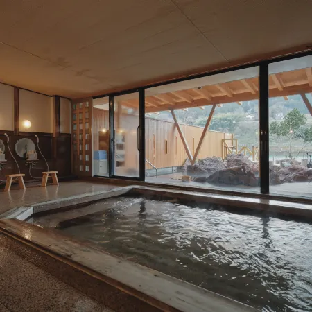 RIVER RETREAT GARAKU