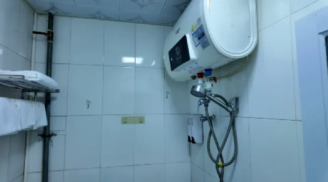 Haikou Jinmeng Hotel Отели рядом с достопримечательностью «Haikou Li Shuoxun Martyrs Memorial Pavilion»