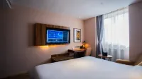 Homeinn Plus Hotel (Tai'an Taishan Street Xuri Building Guangcai) Hotels near Shandong University of Science and Technology (Fenghuang Road)