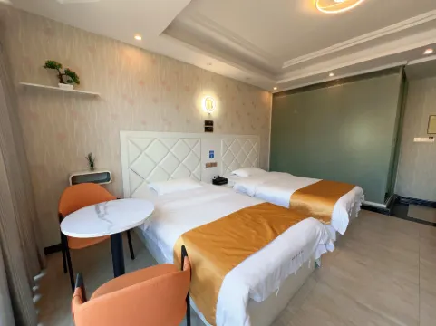 อินน์ไบลี่ โรโดเดนดรอน แลงเกวจ ฮอลล์