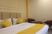 Airport Hotel Classic Crowne فنادق في 