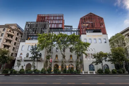 Tbilisi Philharmonic by Mercure Hotel Отели рядом с достопримечательностью «Памятник  Церетели и Чавчавадзе»