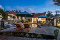 Blue Sky Villa Ceningan فنادق في 